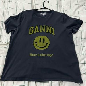 Ganni tee